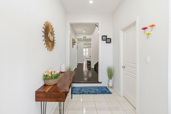 Photo 4 at 19 Exhibition Crescent, Northwest Brampton, Brampton