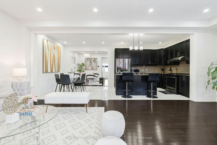 Photo 7 at 19 Exhibition Crescent, Northwest Brampton, Brampton