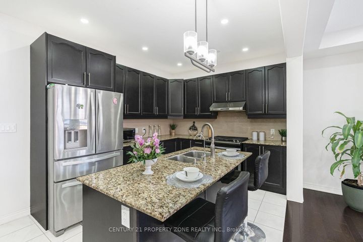 Photo 13 at 19 Exhibition Crescent, Northwest Brampton, Brampton