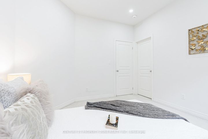 Photo 21 at 19 Exhibition Crescent, Northwest Brampton, Brampton