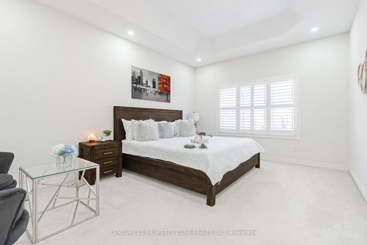 Photo 23 at 19 Exhibition Crescent, Northwest Brampton, Brampton