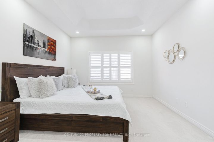 Photo 25 at 19 Exhibition Crescent, Northwest Brampton, Brampton