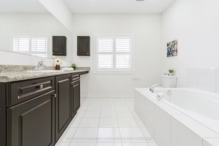 Photo 26 at 19 Exhibition Crescent, Northwest Brampton, Brampton