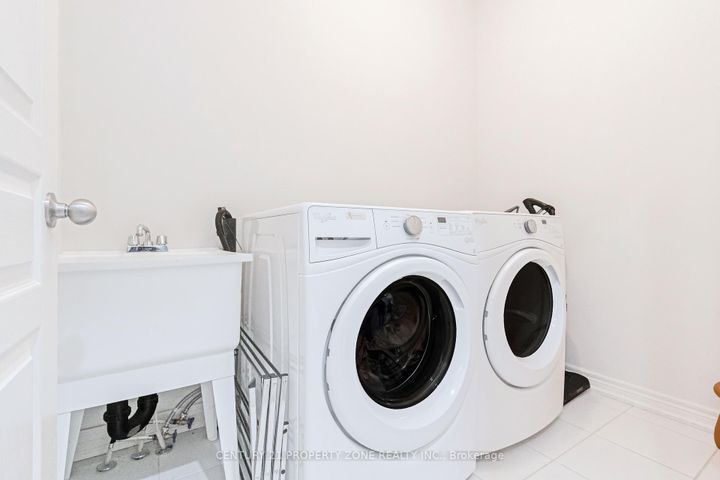 Photo 28 at 19 Exhibition Crescent, Northwest Brampton, Brampton