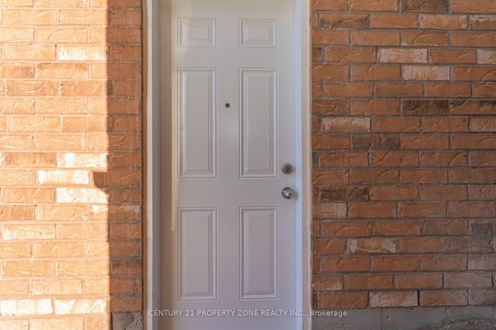 Photo 29 at 19 Exhibition Crescent, Northwest Brampton, Brampton