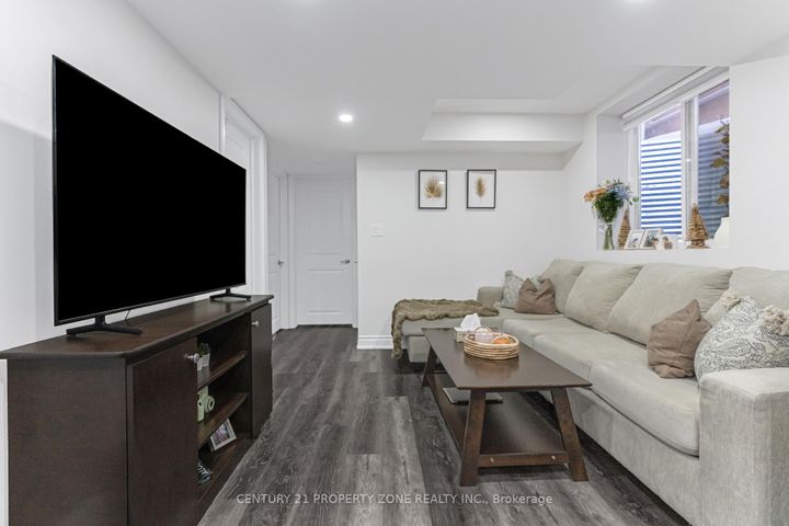 Photo 32 at 19 Exhibition Crescent, Northwest Brampton, Brampton