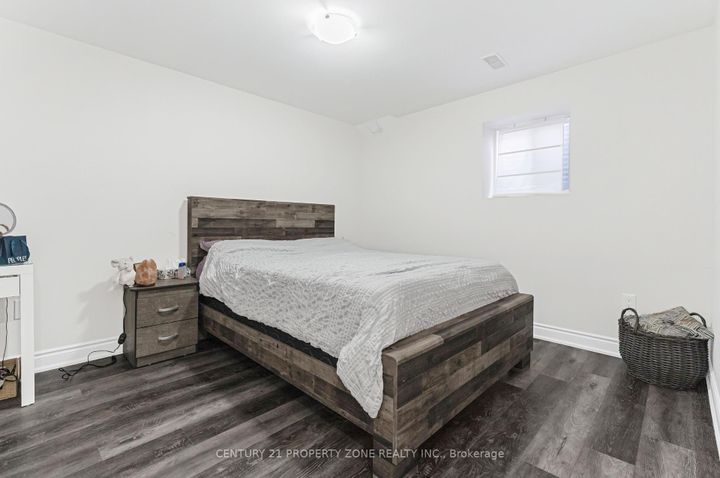 Photo 35 at 19 Exhibition Crescent, Northwest Brampton, Brampton