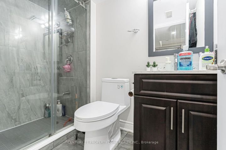 Photo 38 at 19 Exhibition Crescent, Northwest Brampton, Brampton