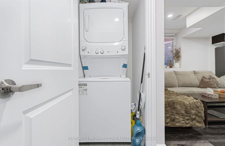 Photo 41 at 19 Exhibition Crescent, Northwest Brampton, Brampton