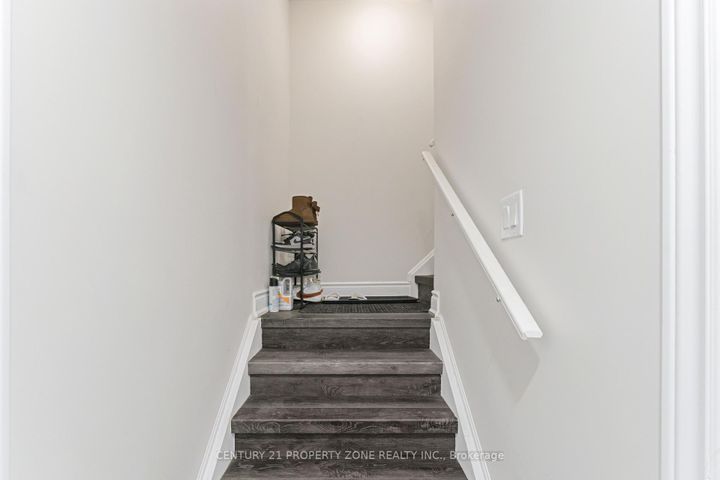 Photo 42 at 19 Exhibition Crescent, Northwest Brampton, Brampton