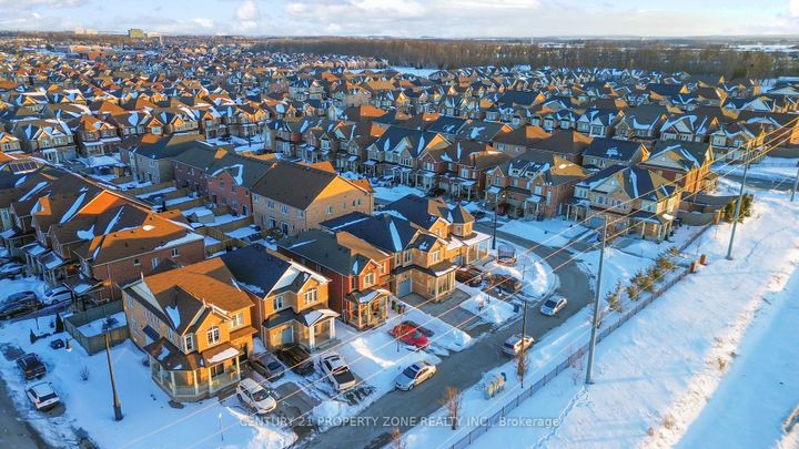 Photo 46 at 19 Exhibition Crescent, Northwest Brampton, Brampton