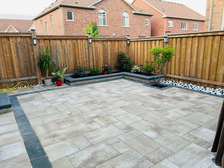 Photo 47 at 19 Exhibition Crescent, Northwest Brampton, Brampton