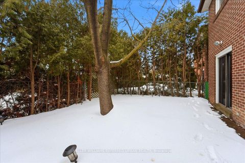 Photo 11 at 4458 Bathurst Street, Bathurst Manor, Toronto