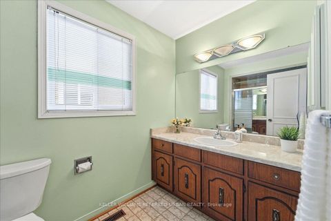 Photo 27 at 4458 Bathurst Street, Bathurst Manor, Toronto