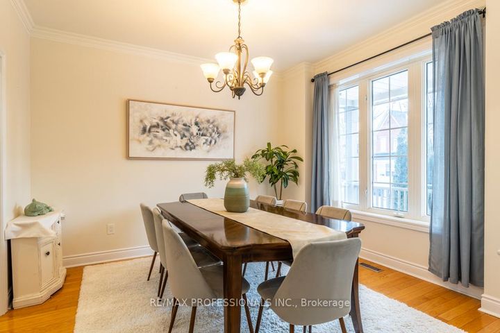 Photo 6 at 7108 Gablehurst Crescent, Meadowvale Village, Mississauga