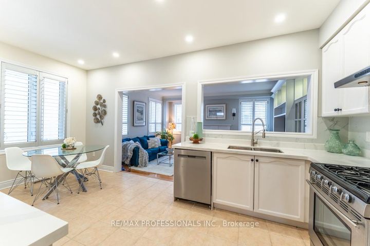 Photo 8 at 7108 Gablehurst Crescent, Meadowvale Village, Mississauga