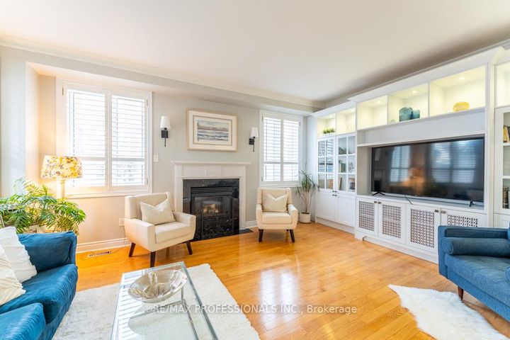 Photo 12 at 7108 Gablehurst Crescent, Meadowvale Village, Mississauga