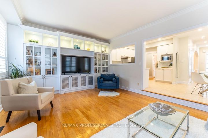 Photo 13 at 7108 Gablehurst Crescent, Meadowvale Village, Mississauga