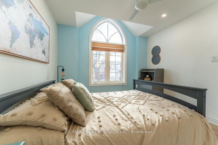 Photo 19 at 7108 Gablehurst Crescent, Meadowvale Village, Mississauga