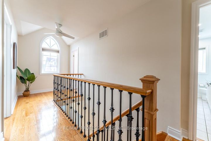 Photo 23 at 7108 Gablehurst Crescent, Meadowvale Village, Mississauga