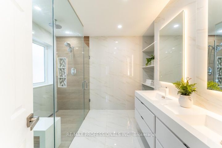 Photo 27 at 7108 Gablehurst Crescent, Meadowvale Village, Mississauga