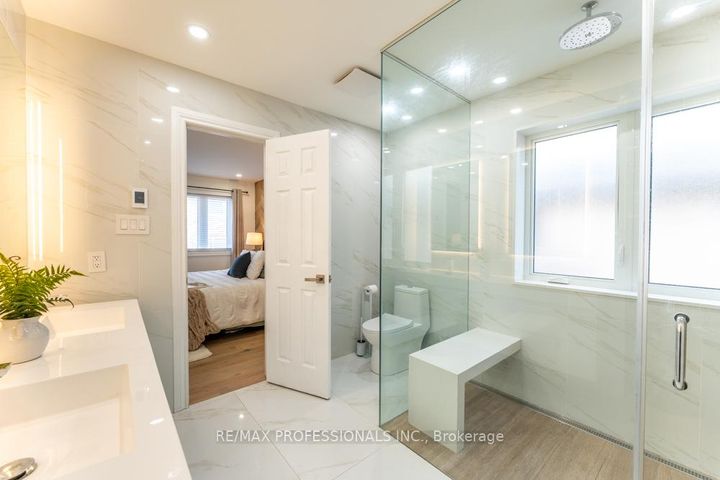 Photo 28 at 7108 Gablehurst Crescent, Meadowvale Village, Mississauga