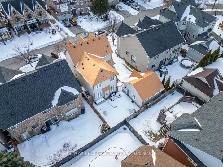 Photo 35 at 7108 Gablehurst Crescent, Meadowvale Village, Mississauga