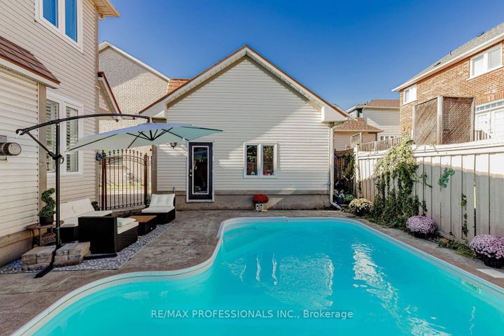 Photo 43 at 7108 Gablehurst Crescent, Meadowvale Village, Mississauga