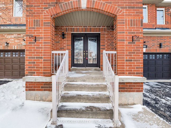 Photo 1 at 18 Travis Crescent, Fletcher's Meadow, Brampton