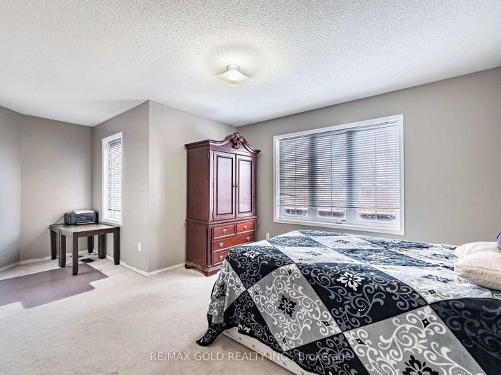 Photo 24 at 18 Travis Crescent, Fletcher's Meadow, Brampton