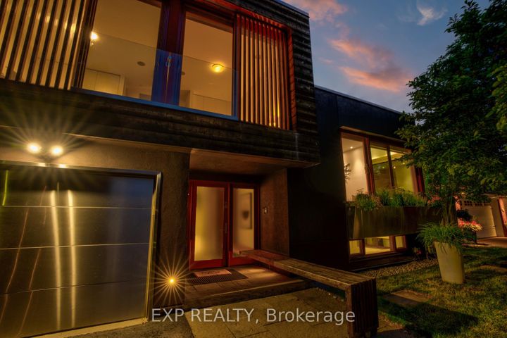 Photo 2 at 26 Richmond Drive, Brampton East, Brampton