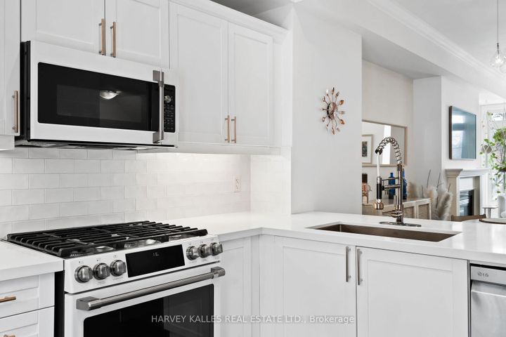 Photo 11 at 17 Peelar Mews, Mimico, Toronto