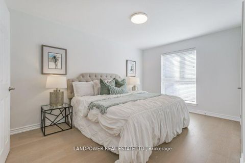 Photo 18 at 10 Brassbell Mill Way, Windfields, Toronto