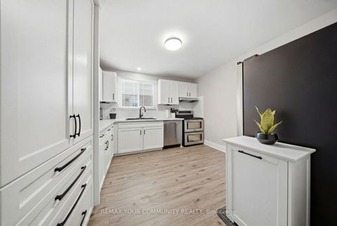 Photo 15 at 857 Copperfield Drive, Eastdale, Oshawa