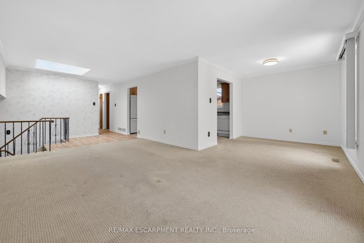 Photo 14 at 305 Pinegrove Road, WO West, Oakville