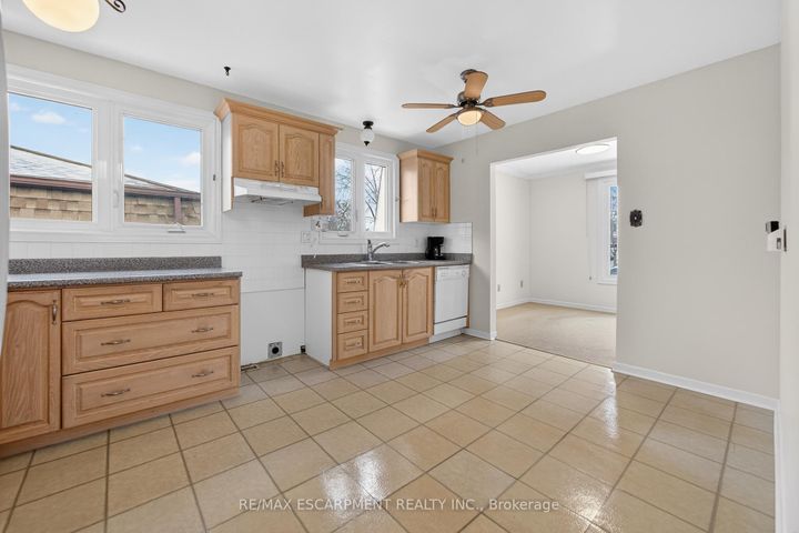 Photo 19 at 305 Pinegrove Road, WO West, Oakville