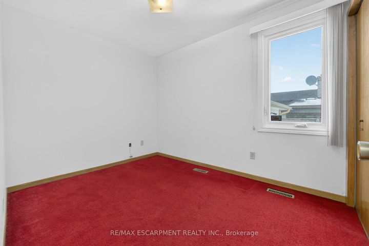 Photo 24 at 305 Pinegrove Road, WO West, Oakville