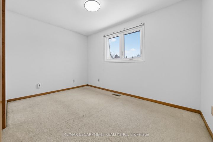 Photo 26 at 305 Pinegrove Road, WO West, Oakville