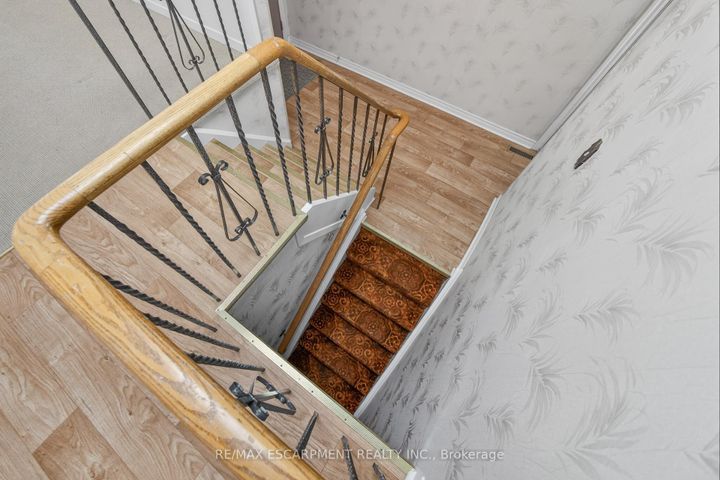 Photo 32 at 305 Pinegrove Road, WO West, Oakville