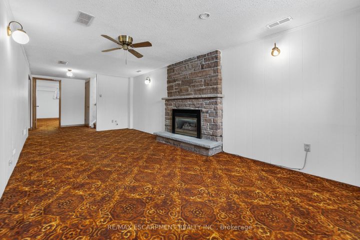 Photo 35 at 305 Pinegrove Road, WO West, Oakville