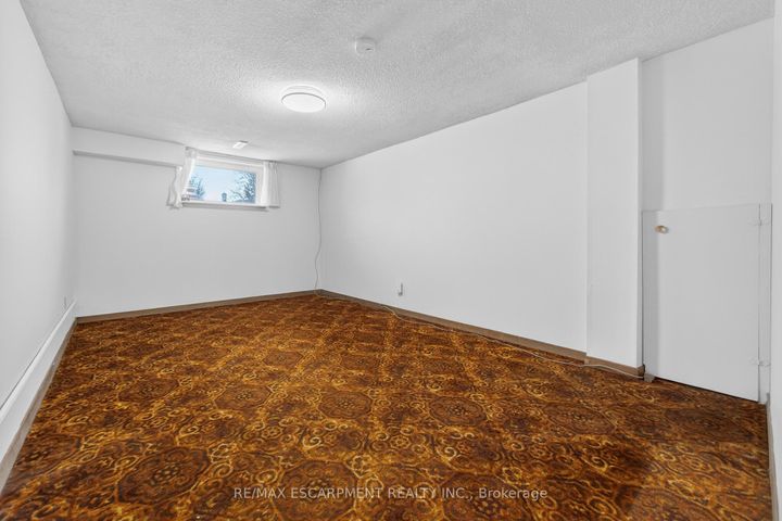 Photo 38 at 305 Pinegrove Road, WO West, Oakville