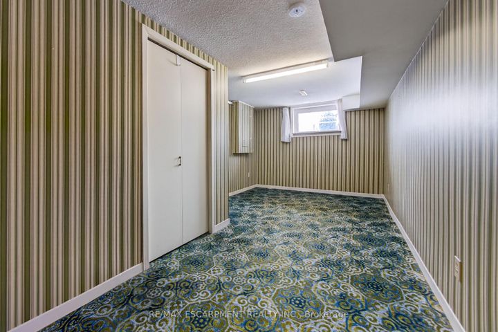 Photo 40 at 305 Pinegrove Road, WO West, Oakville