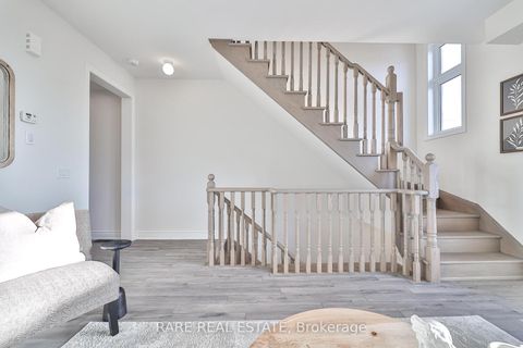 Photo 4 at 6 Tarmola Park Court, Humber Summit, Toronto