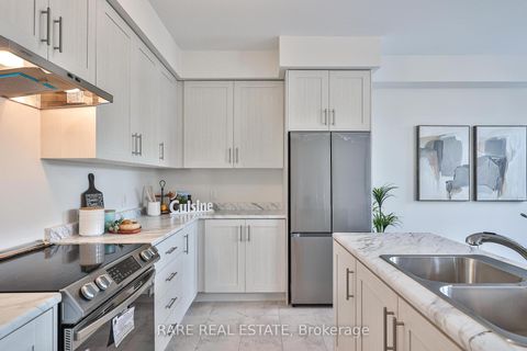 Photo 7 at 6 Tarmola Park Court, Humber Summit, Toronto