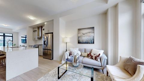 Photo 5 at 58 De La Roche Drive, Vellore Village, Vaughan