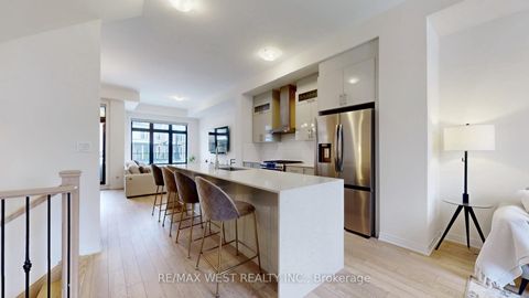 Photo 11 at 58 De La Roche Drive, Vellore Village, Vaughan