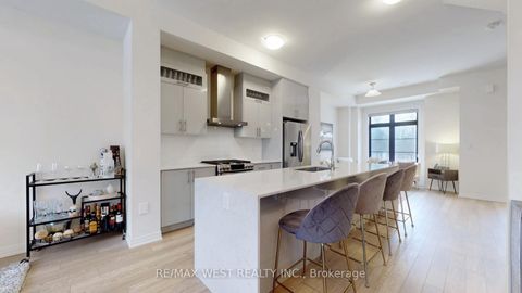 Photo 14 at 58 De La Roche Drive, Vellore Village, Vaughan