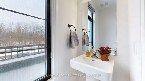 Photo 18 at 58 De La Roche Drive, Vellore Village, Vaughan