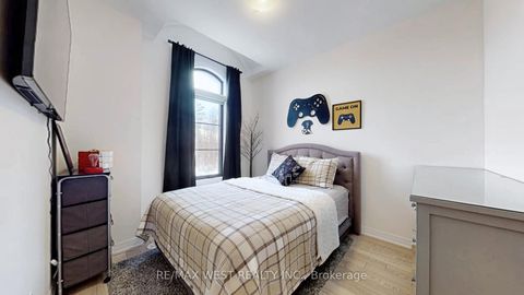 Photo 28 at 58 De La Roche Drive, Vellore Village, Vaughan