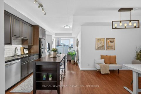 Photo 2 at 522 - 1 Shaw Street, Niagara, Toronto